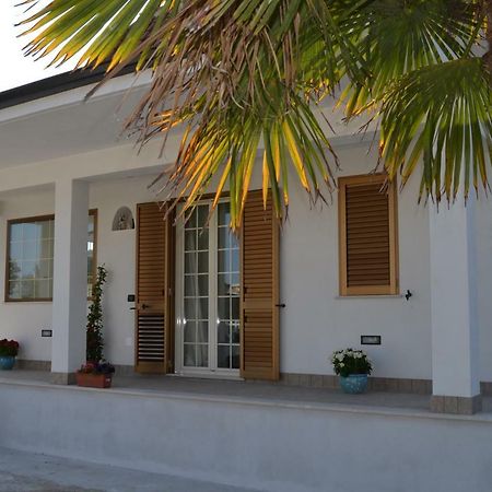 Guesthouse Holiday Formia Beach Bagian luar foto