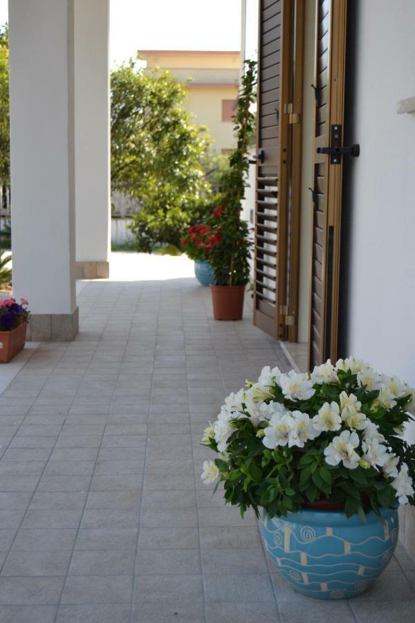 Guesthouse Holiday Formia Beach Bagian luar foto