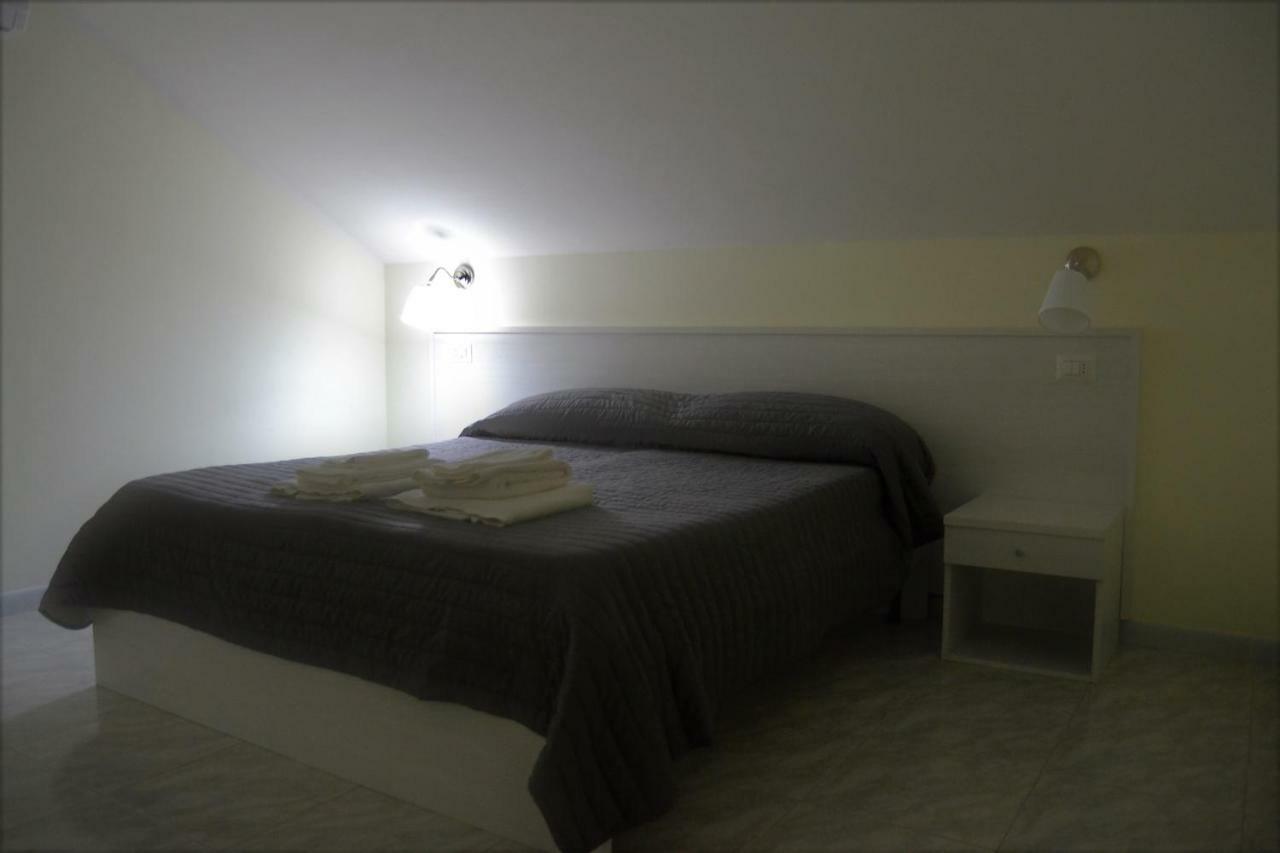 Guesthouse Holiday Formia Beach Bagian luar foto